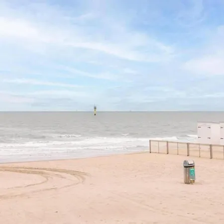 Апартаменты Family Comfort Near Кнокке-Хейст