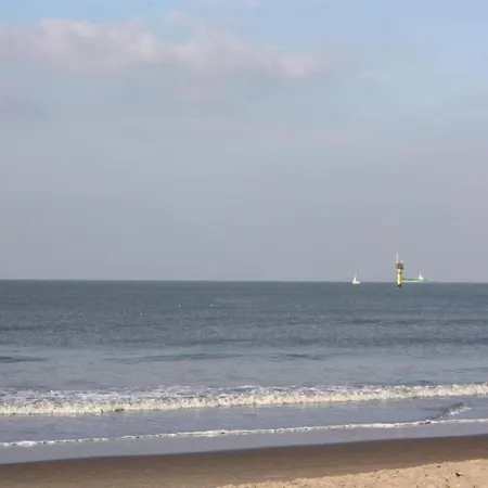 Апартаменты Family Comfort Near Кнокке-Хейст